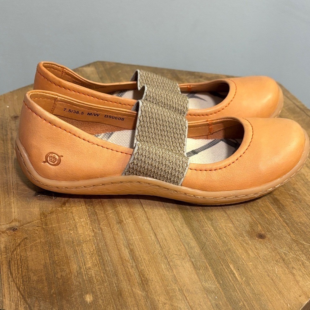 Born Womens Peach Leather Mary Jane Elastic Strap Flats B90608 Size 7.5 EU 38.5 - Picture 2 of 6